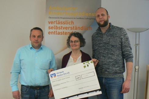 Firma Outokumpu Nirosta GmbH unterstützt den Ambulanten Kinder- und Jugendhospizdienst. Bild: Frau Trautmann, Ambulanter Kinder- und Jugendhospizdienst Ludwigsburg.